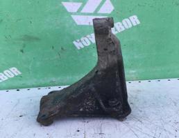 Кронштейн двигателя правый для VW Passat  B3  1988-1993  запчасти бу