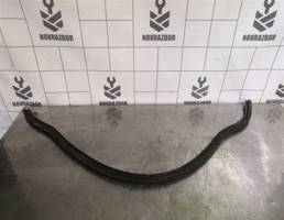 Уплотнитель капота для Skoda Octavia A5 1Z   04-13  запчасти бу