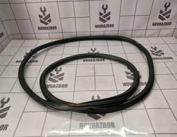 Уплотнитель двери для Skoda Octavia A5 1Z   04-13  запчасти бу