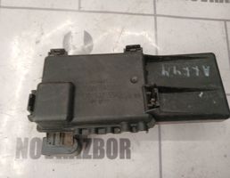 Блок предохранителей для VW Golf 4 Bora 97-05  запчасти бу