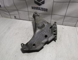 Кронштейн двигателя правый для Skoda Octavia A5 1Z   04-13  запчасти бу
