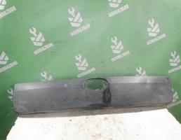 Накладка двери багажника для Renault Kangoo 97-03  запчасти бу