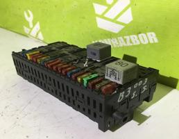 Блок предохранителей для VW Passat  B3  1988-1993  запчасти бу