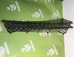 Решетка в бампер центральная для LADA VESTA 15-19  запчасти бу