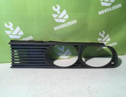 Решетка радиатора для BMW 3-серия E30 82-91  запчасти бу
