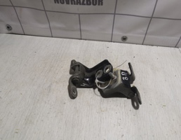 Петля двери для Nissan Almera N16 2000-2006  запчасти бу