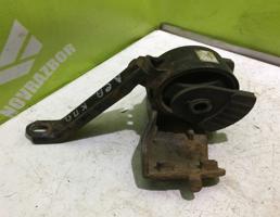 Опора КПП левая для Toyota Corolla E10 1992-1997  запчасти бу