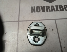 Ответная часть замка двери для Kia Sorento 3 (UM) Prime 2015-2020  запчасти бу