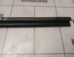 Уплотнитель стекла двери для Renault Megane 3 09-16  запчасти бу