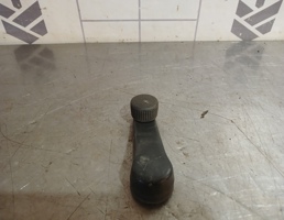 Ручка стеклоподъемника для VW Golf 3 Vento 91-97  запчасти бу