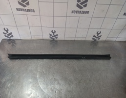 Накладка стекла переднего левого для Ford Focus 2 05-08  запчасти бу