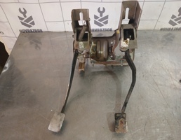 Блок педалей для Kia Spectra 2001-2011  запчасти бу