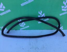 Уплотнитель двери для Mazda Mazda 6 GG 02-07  запчасти бу