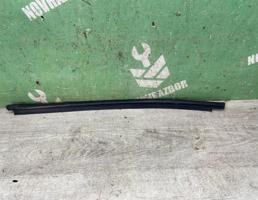 Уплотнитель стекла двери для VW Golf 4 Bora 97-05  запчасти бу