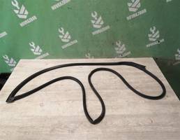 Уплотнитель двери для Hyundai i30 12-17  запчасти бу