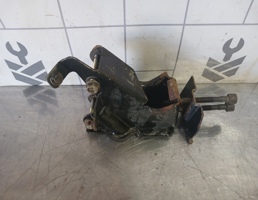 Кронштейн КПП для Volvo 440 1992-1994  запчасти бу