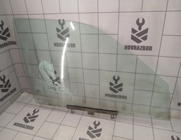 Стекло двери передней правой для VW Passat  B3  1988-1993  запчасти бу