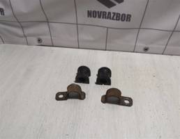 Кронштейн крепления переднего стабилизатора для Kia Spectra 2001-2011  запчасти бу