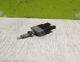 Датчик включения стопсигнала для Suzuki Baleno 98-07  запчасти бу