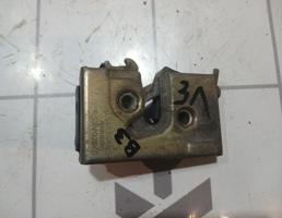 Замок двери задней левой для VW Passat  B3  1988-1993  запчасти бу