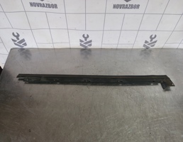 Накладка стекла заднего правого для Audi A6 (C4) 1994-1997  запчасти бу