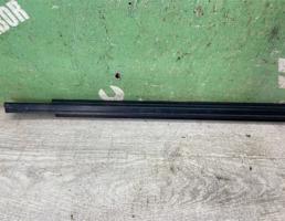 Накладка стекла переднего правого для Ford Focus 1 1998-2004  запчасти бу