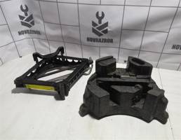 Домкрат для Ford Focus 2 08-11  запчасти бу