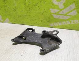 Кронштейн (сопут. товар) для VW Golf 4 Bora 97-05  запчасти бу