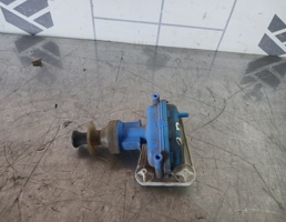 Активатор замка двери для Audi 80  90  B3  86-91  запчасти бу