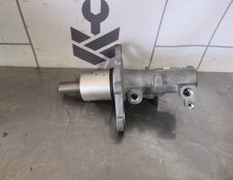 Цилиндр тормозной главный для VW Passat B5 96-00  запчасти бу