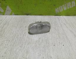 Повторитель на крыло белый для Renault Clio 2 Symbol 1998-2008  запчасти бу