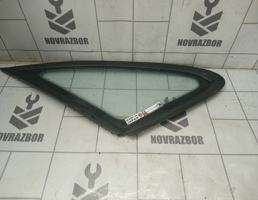 Стекло кузовное глухое левое для Mazda 626 (GE) 1992-1997  запчасти бу