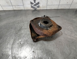 Опора задней пружины верхняя для Audi A6 (C4) 1994-1997  запчасти бу