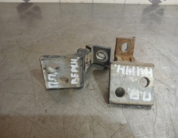 Петля двери передней правой верхняя для VW Golf 3 Vento 91-97  запчасти бу