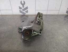 Кронштейн КПП для Audi 80  90  B3  86-91  запчасти бу