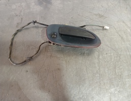 Ручка двери передней наружная правая для Mazda 323 BA 94-98  запчасти бу