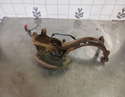 Кулак поворотный передний левый для VW Passat B5 96-00  запчасти бу