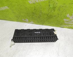 Блок предохранителей для VW Passat  B3  1988-1993  запчасти бу