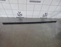 Накладка стекла заднего правого для Mazda Mazda 3  BK  02-09  запчасти бу