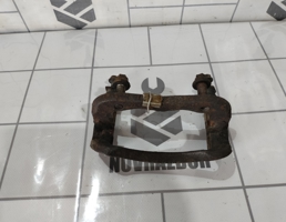 Скоба суппорта переднего для Opel Corsa C 2000-2006  запчасти бу