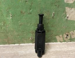 Датчик включения стопсигнала для VW Golf 3 Vento 91-97  запчасти бу