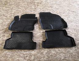 Коврики к-кт для Ford Focus 2 05-08  запчасти бу