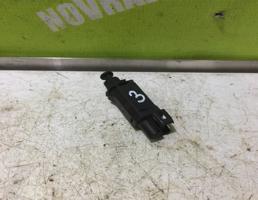 Датчик включения стопсигнала для VW Golf 3 Vento 91-97  запчасти бу