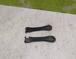 Кронштейн (сопут. товар) для Ford Focus 1 1998-2004  запчасти бу