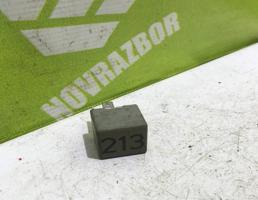 Реле для Audi 80  90  B3  86-91  запчасти бу