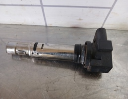 Катушка зажигания с наконечником для Skoda Fabia 2007-2015  запчасти бу