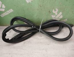 Уплотнитель двери для Nissan Primera P11 96-02  запчасти бу