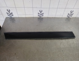 Молдинг задней правой двери для Audi A6 (C4) 1994-1997  запчасти бу