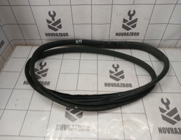 Уплотнитель двери для Skoda Fabia 2007-2015  запчасти бу