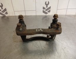 Скоба суппорта переднего для Kia Spectra 2001-2011  запчасти бу